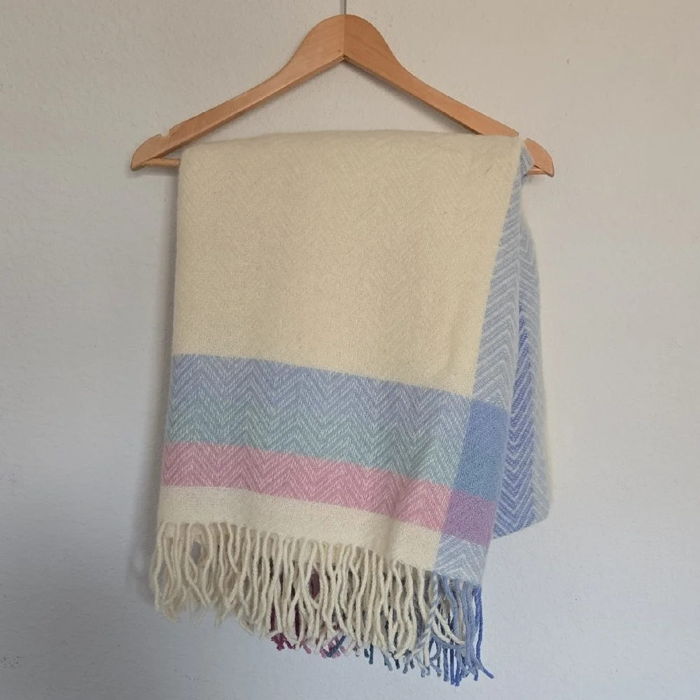 Vintage Alafoss Comfort 100% Pure Virgin Wool Multicolor Chevron Throw Blanket